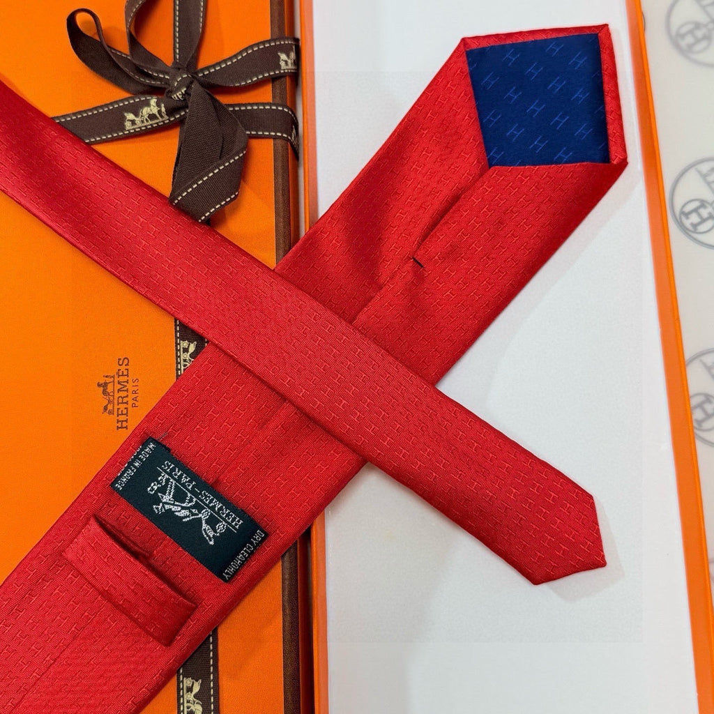 Hermes Style Men's Solid and Micro Pattern Silk Tie - Detail Image 5