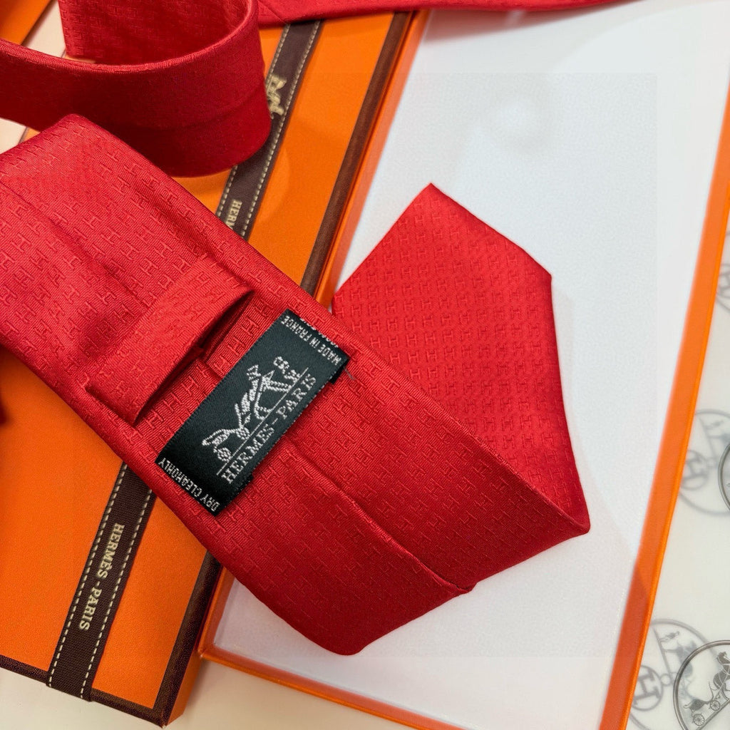 Hermes Style Men's Solid and Micro Pattern Silk Tie - Detail Image 7