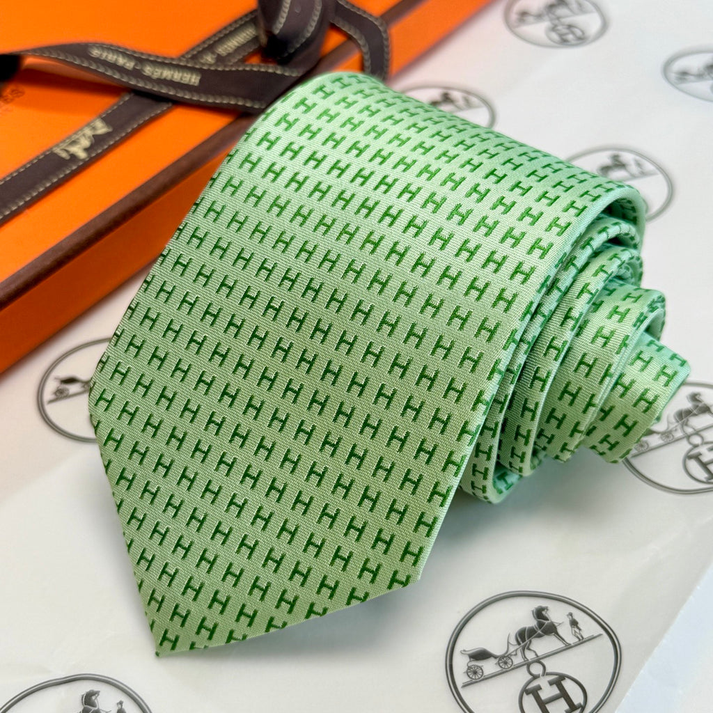 Hermes Style Men's Micro H Jacquard Silk Tie - Detail Image 8