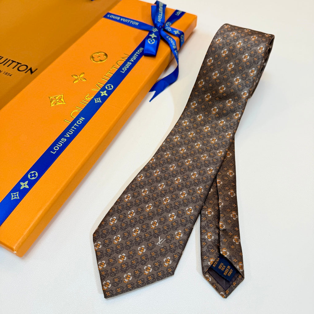 Louis Vuitton Style Men's Floral Monogram Silk Tie - Detail Image 3