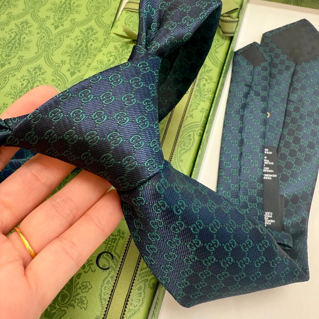 Gucci Style Men's Tonal GG Jacquard Silk Tie - Detail Image 8