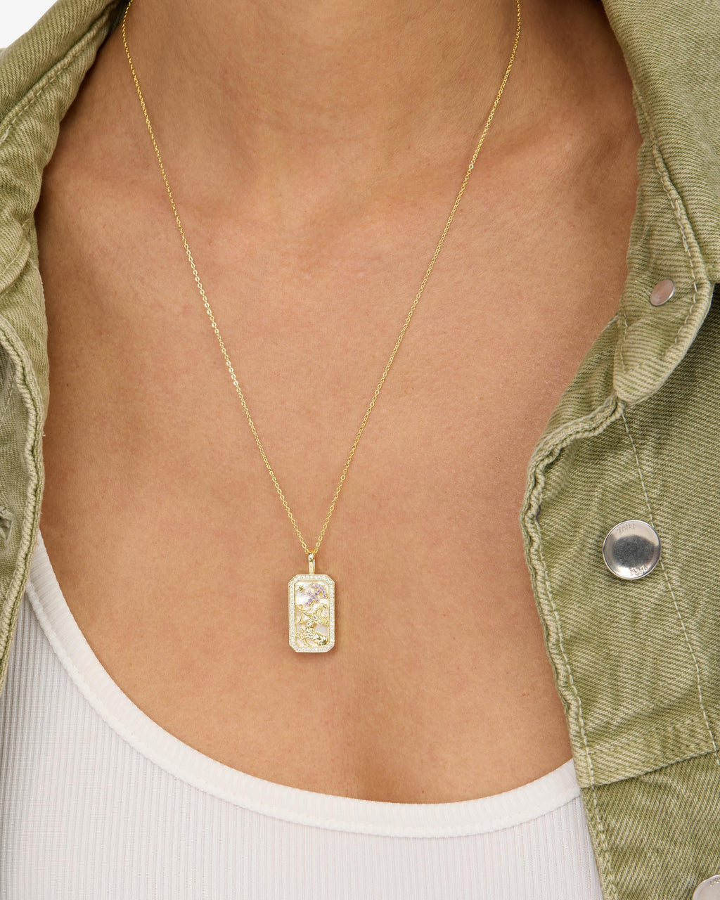 Gold zodiac amulet necklace with mother of pearl – view 13