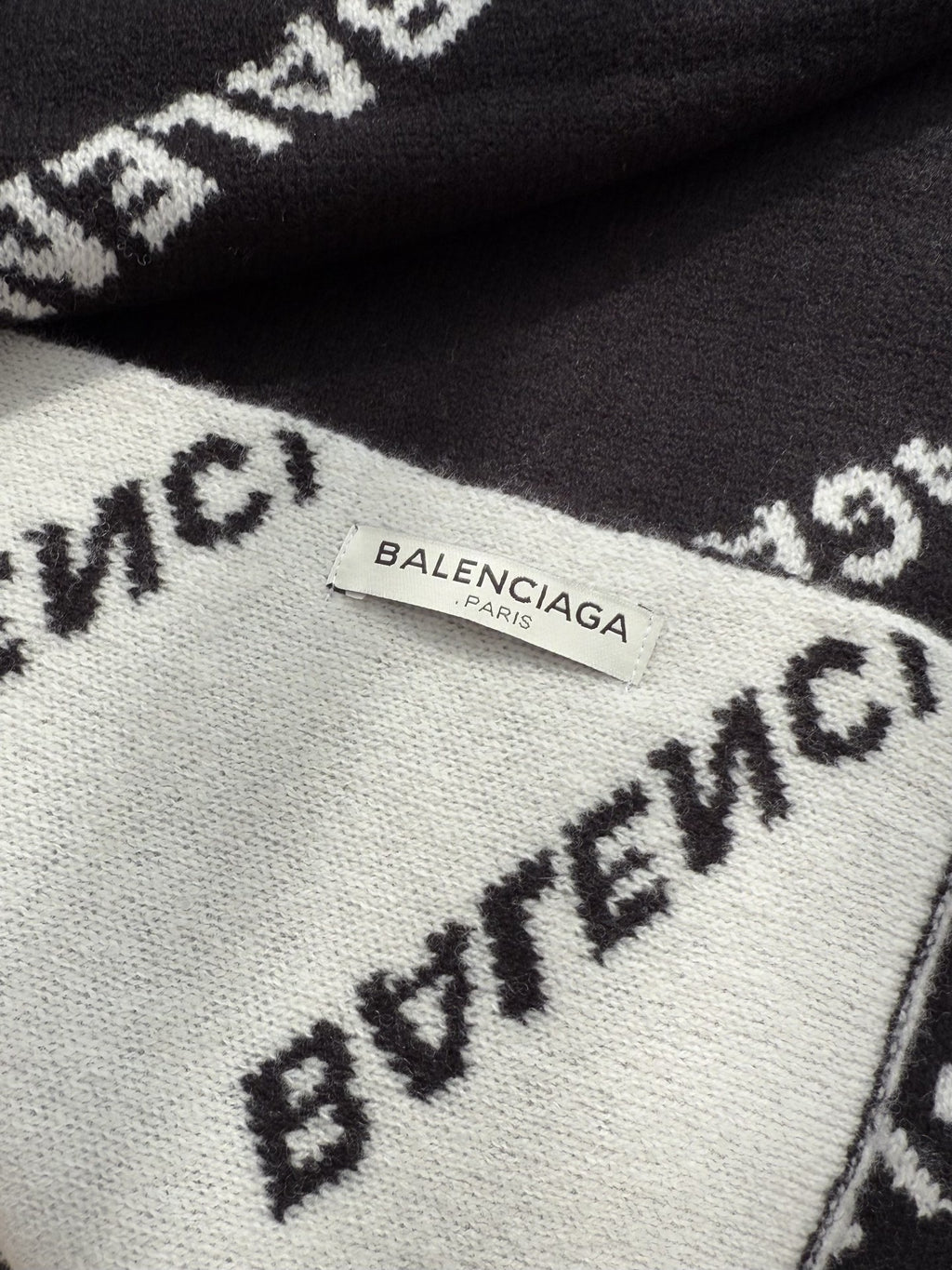 Balenciaga Style Reversible Logo Knit Scarf product detail 6