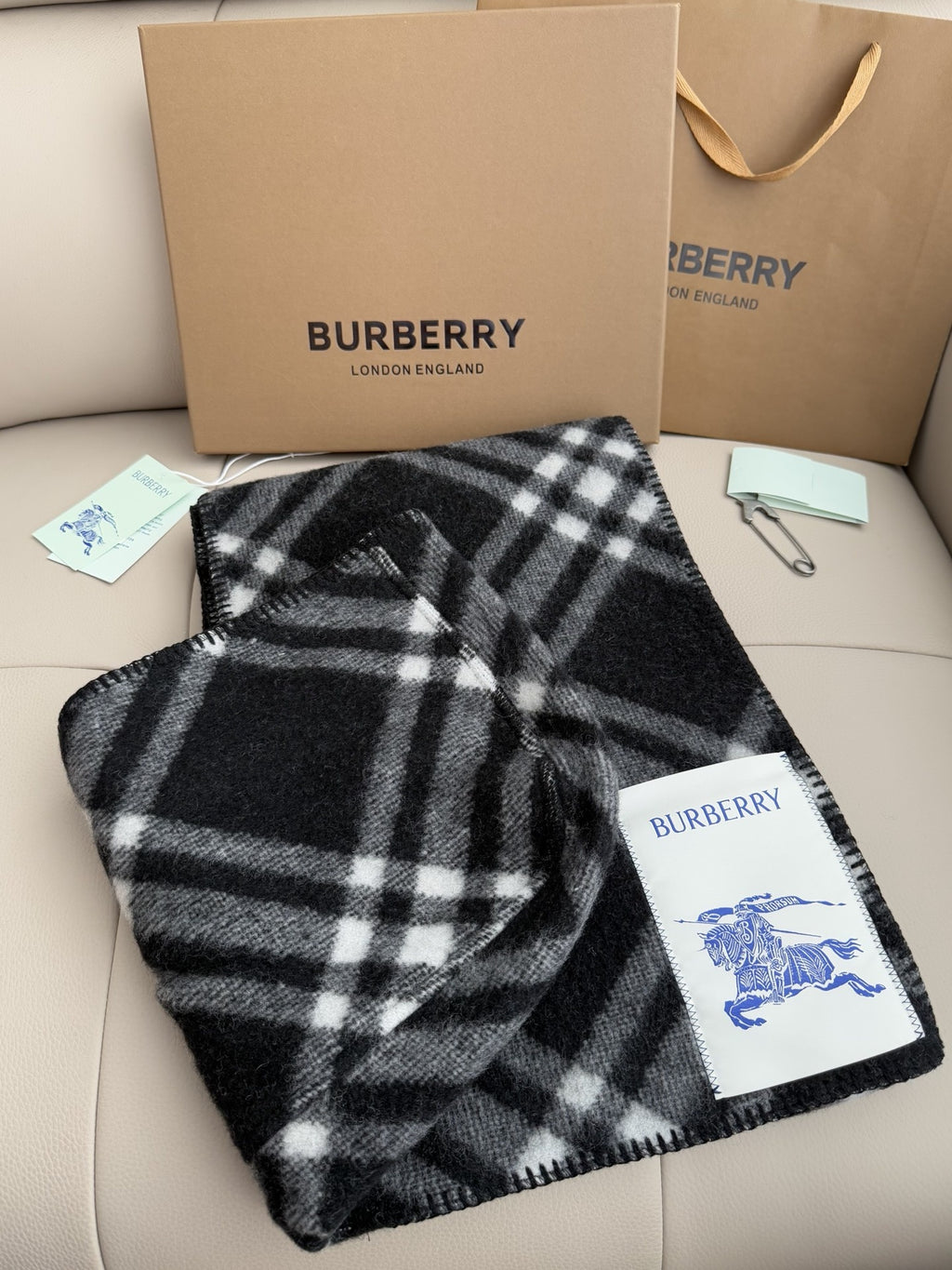 Burberry Style Classic Plaid Fringe Scarf product detail 2