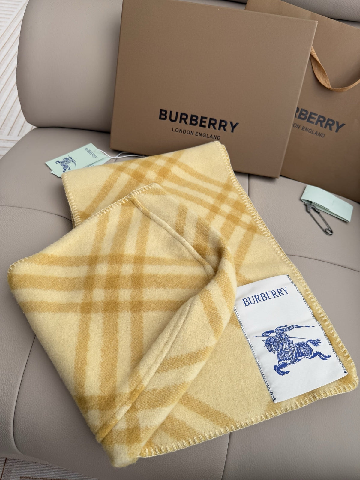Burberry Style Classic Plaid Fringe Scarf product detail 9