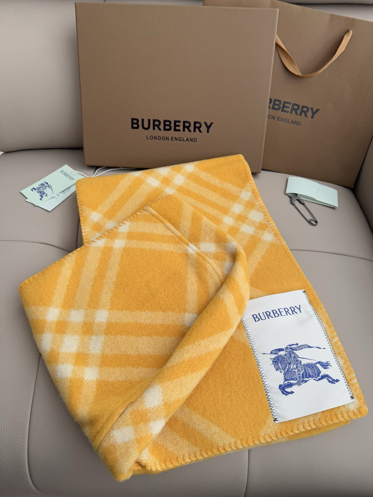 Burberry Style Classic Plaid Fringe Scarf product detail 13