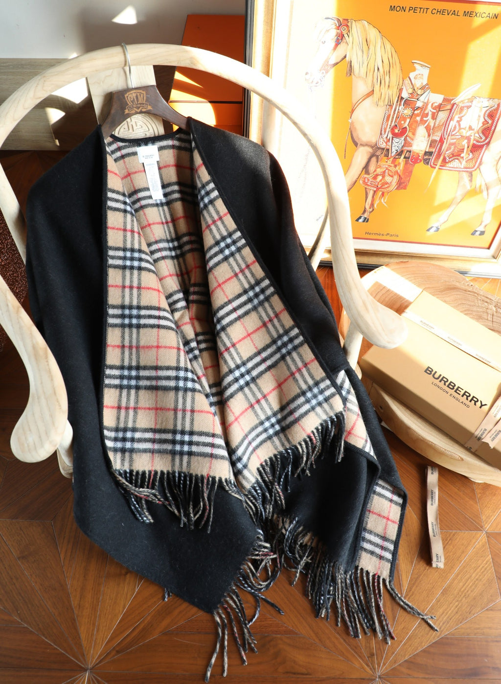 Burberry Style Reversible Plaid Cape Scarf product detail 5