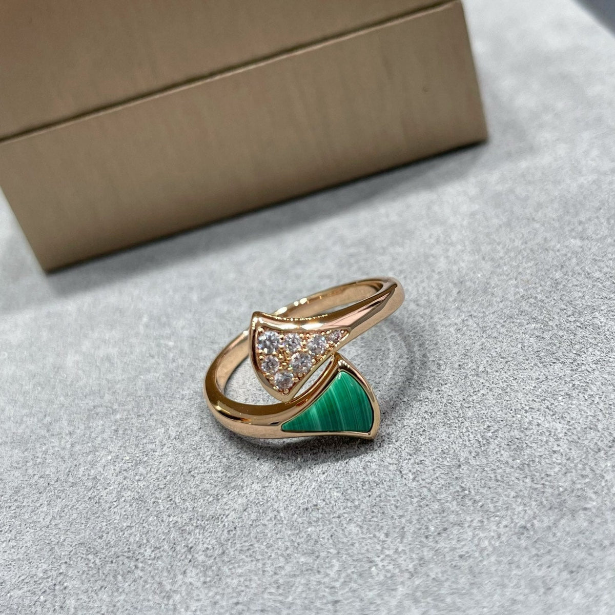 BVLGARI Divas' Dream Ring detail 1