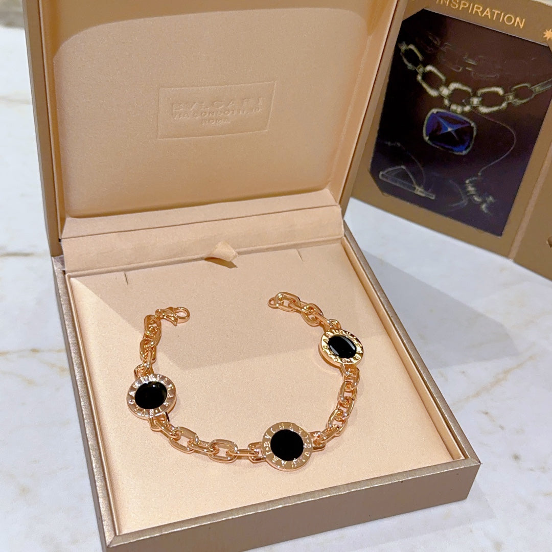 BVLGARI DREAM Bracelet detail 2