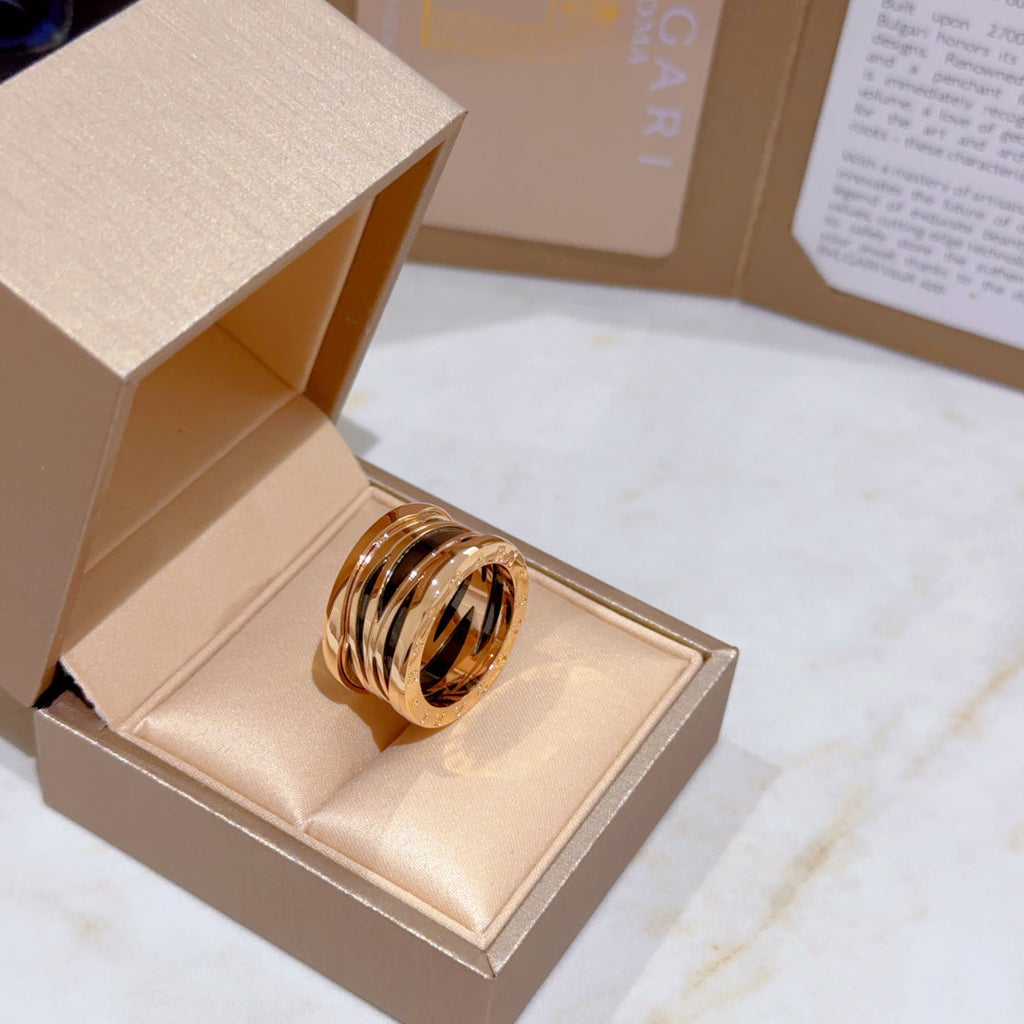 BVLGARI DREAM Ceramic Ring detail 1