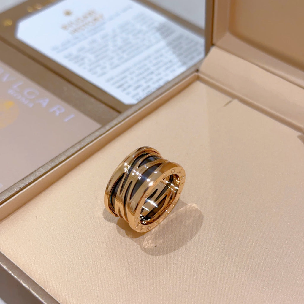 BVLGARI DREAM Ceramic Ring detail 3