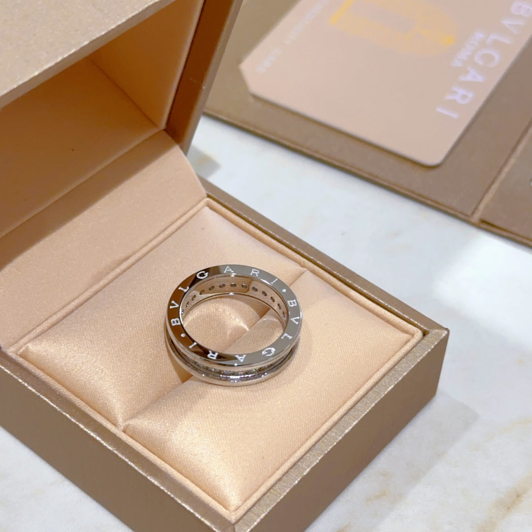 BVLGARI Enamel Ceramic Ring detail 4