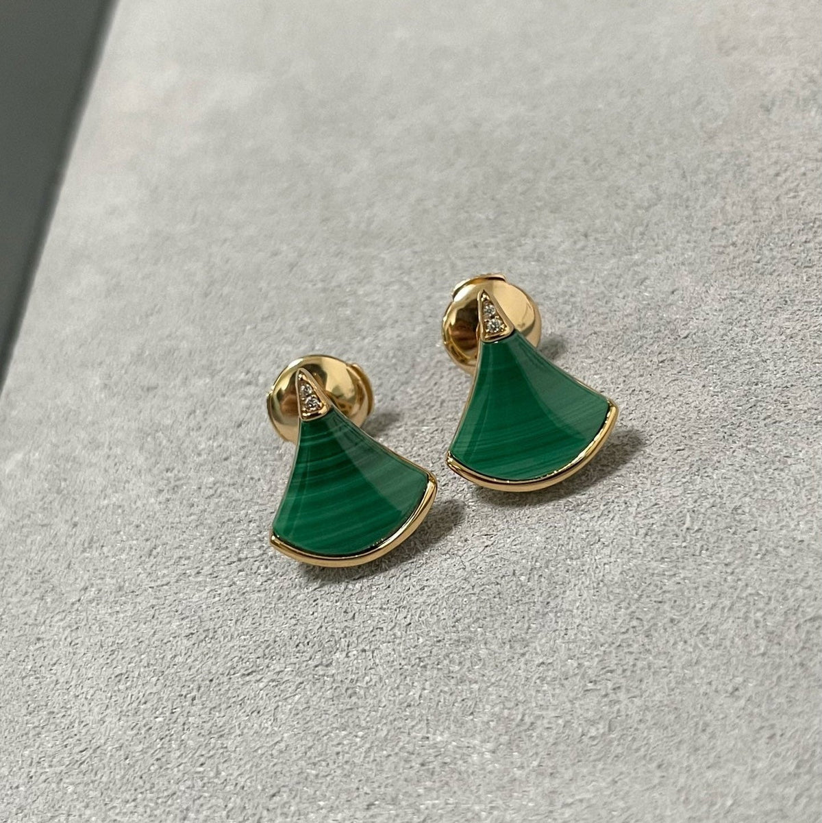 BVLGARI Fan-Shaped Malachite Stud Earrings detail 1