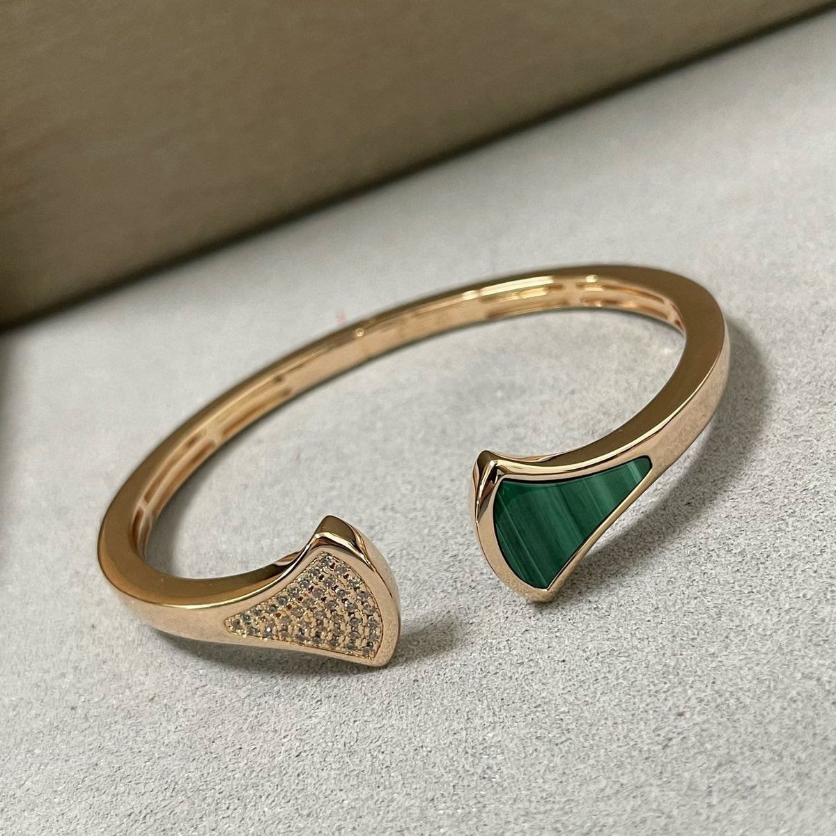 BVLGARI Malachite Fan-Shaped Bracelet detail 4