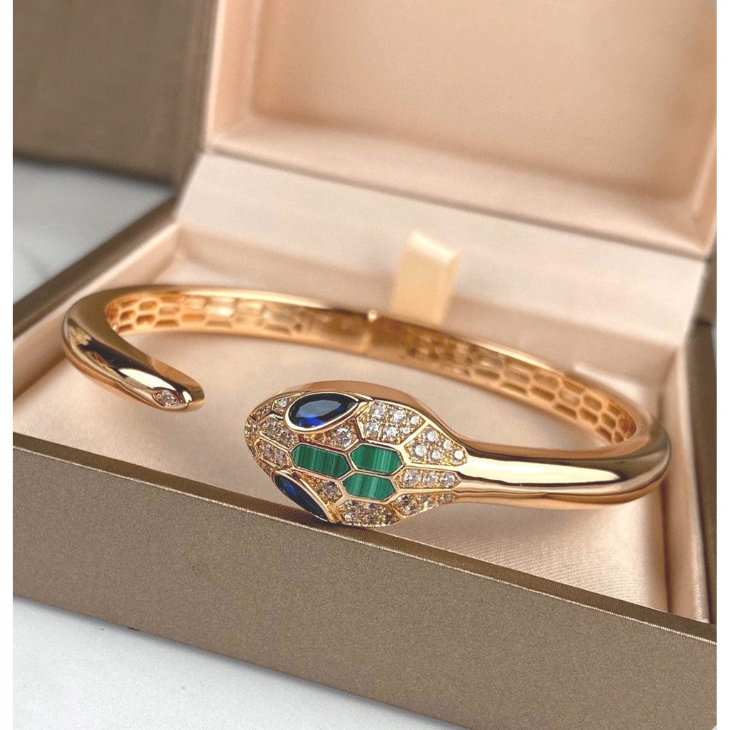 BVLGARI Serpenti Malachite Snake-Head Bracelet detail 1