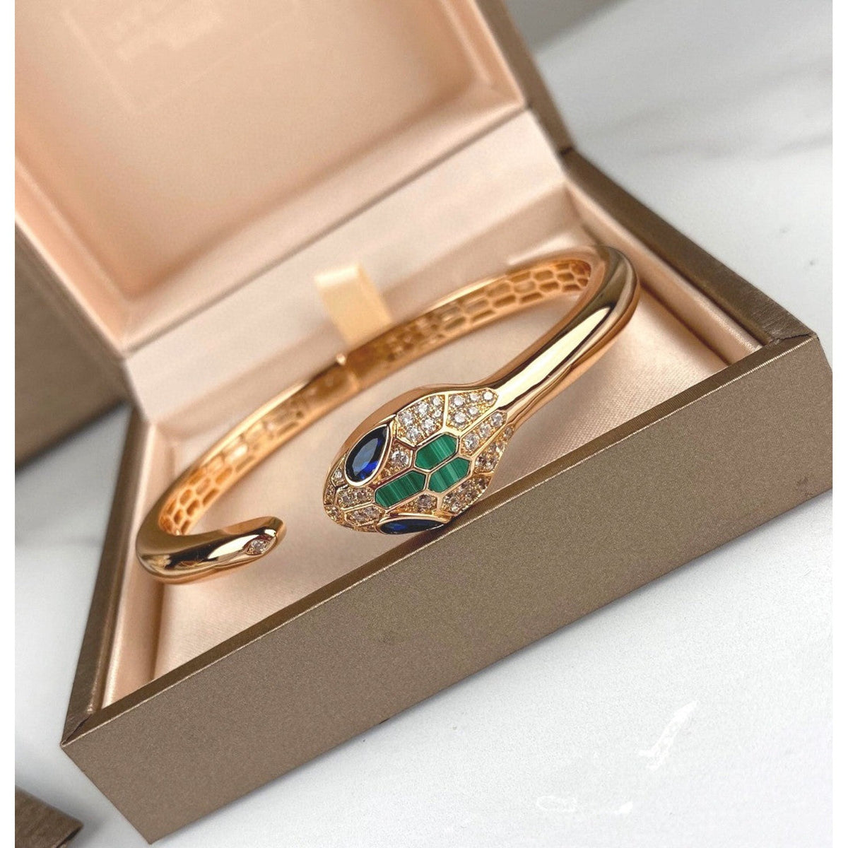 BVLGARI Serpenti Malachite Snake-Head Bracelet detail 6