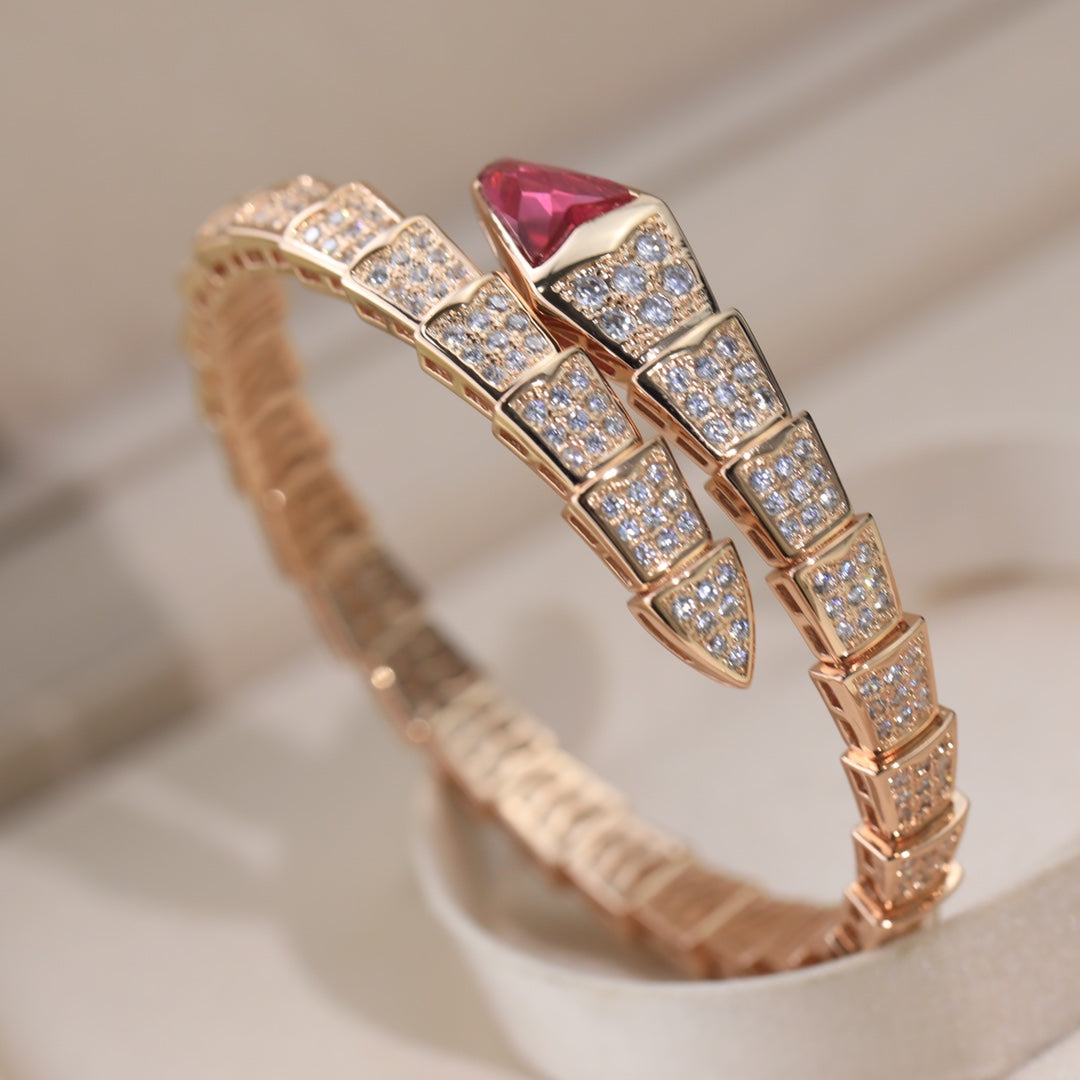 BVLGARI Serpenti Snake-Head Full-Diamond Bracelet detail 2