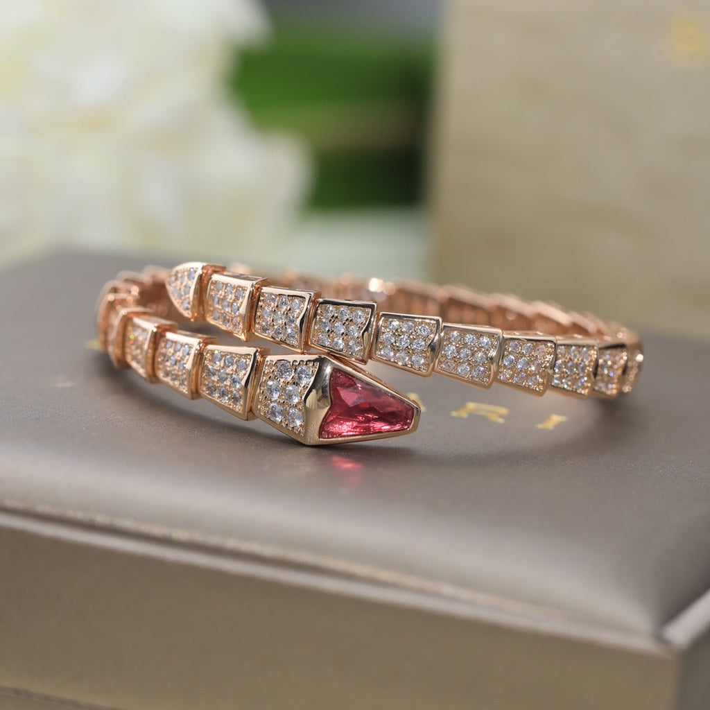 BVLGARI Serpenti Snake-Head Full-Diamond Bracelet detail 4