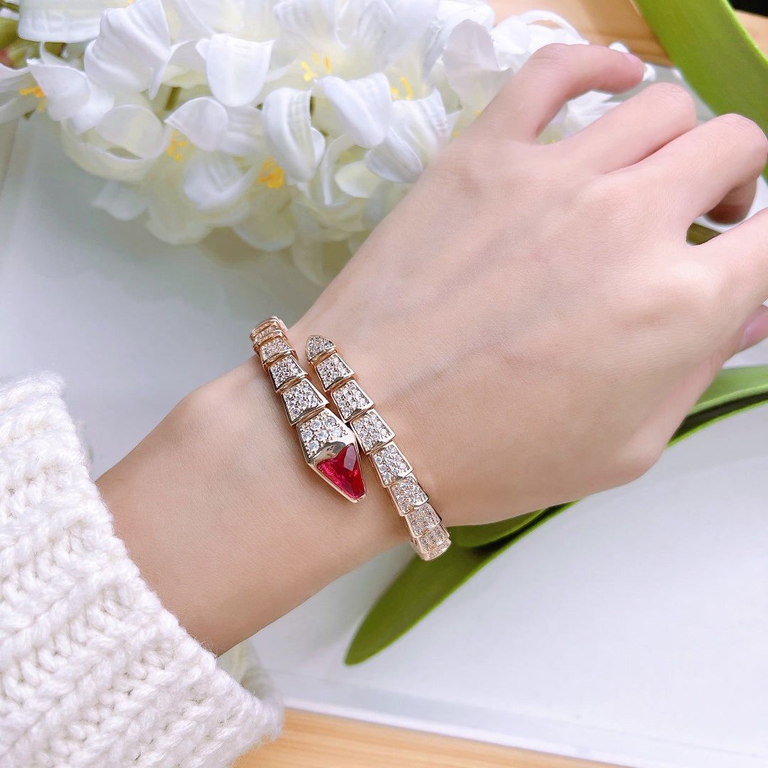 BVLGARI Serpenti Snake-Head Full-Diamond Bracelet detail 6