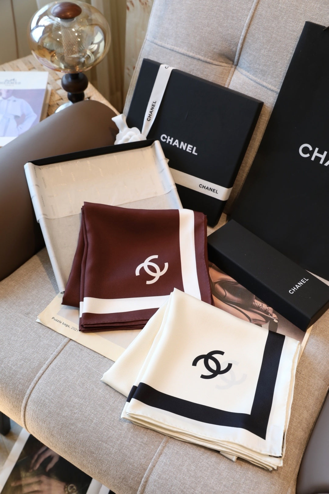 Chanel Style Contrast-Border Lightweight Shawl product detail 10