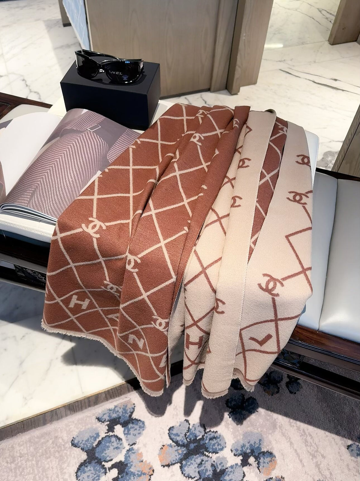 Chanel Style Diamond Lattice Logo Scarf product detail 4