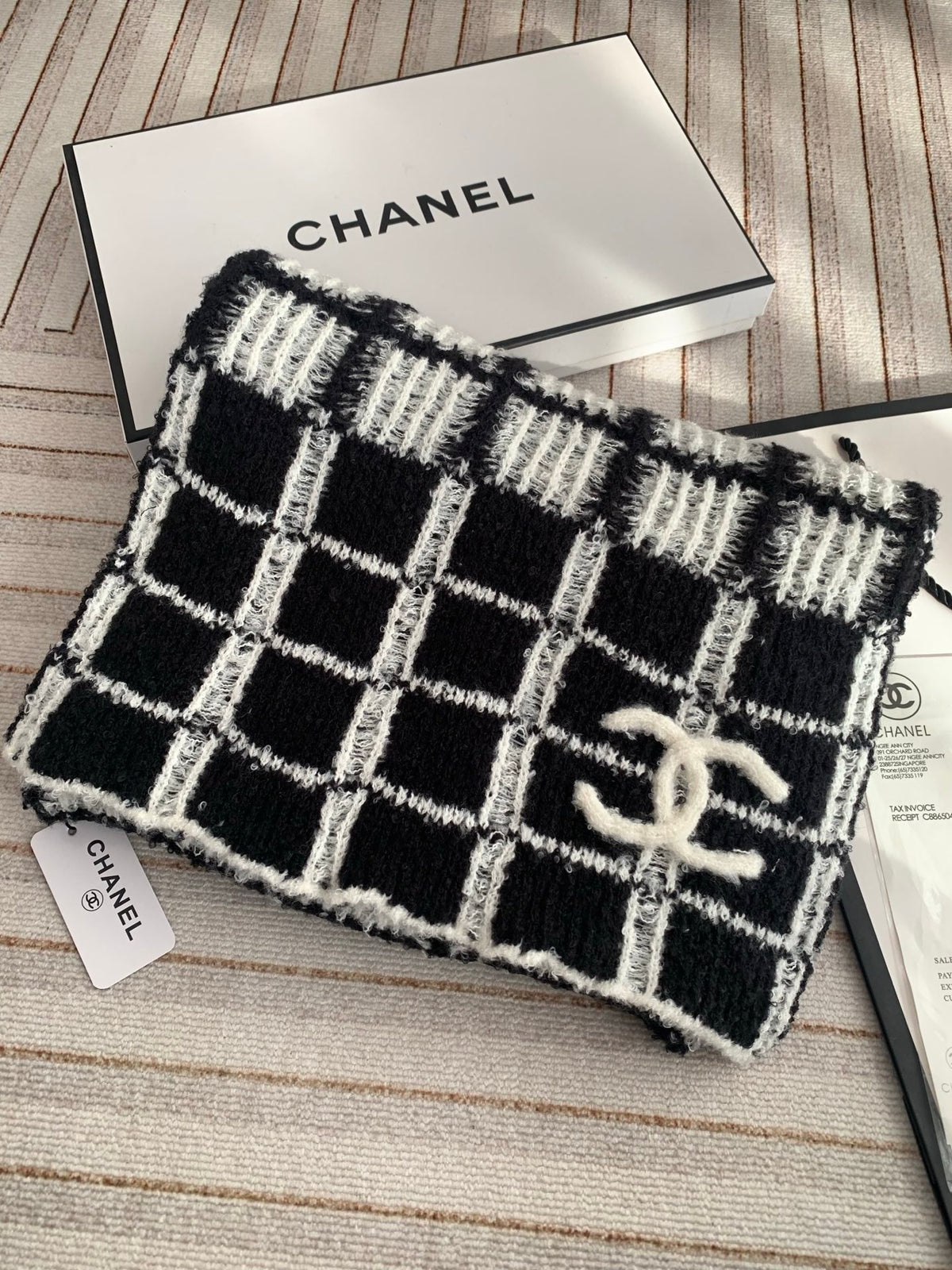 Chanel Style Fuzzy Windowpane Plaid Scarf product detail 9