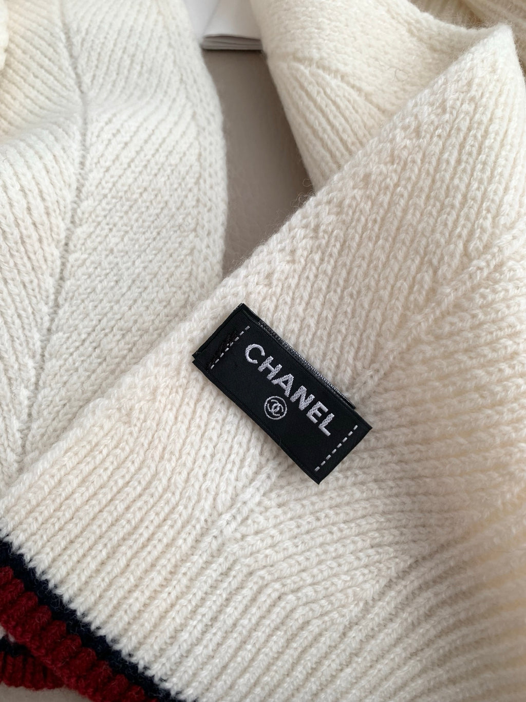 Chanel Style Ivory Rib-Knit Scarf and Beanie Set product detail 6