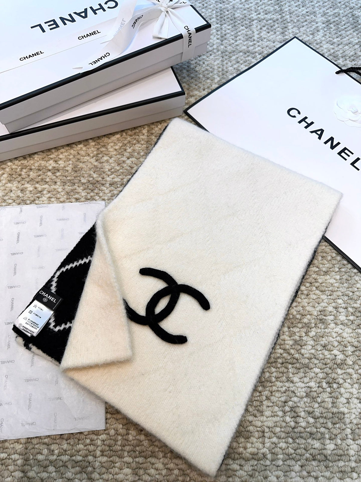 Chanel Style Reversible Diamond Logo Scarf product detail 3