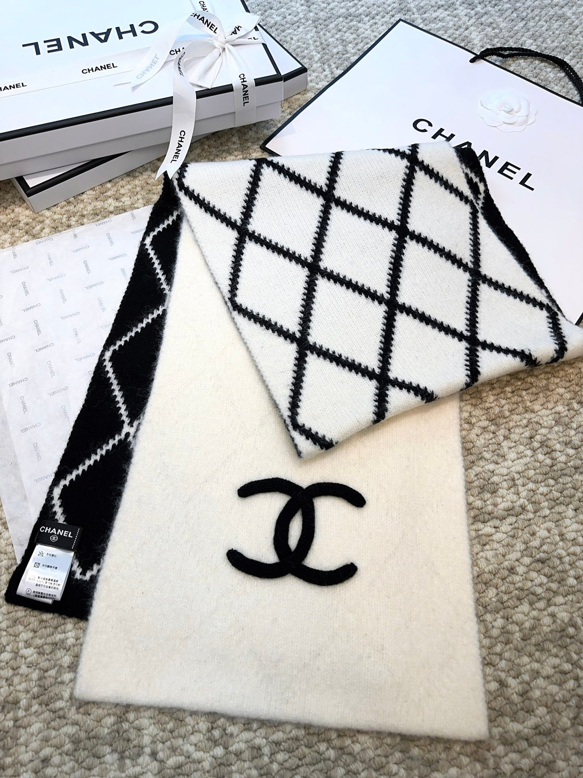 Chanel Style Reversible Diamond Logo Scarf product detail 5