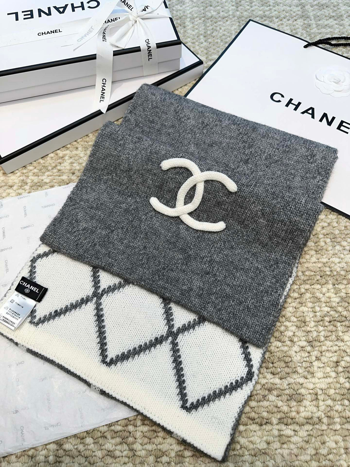 Chanel Style Reversible Diamond Logo Scarf product detail 6