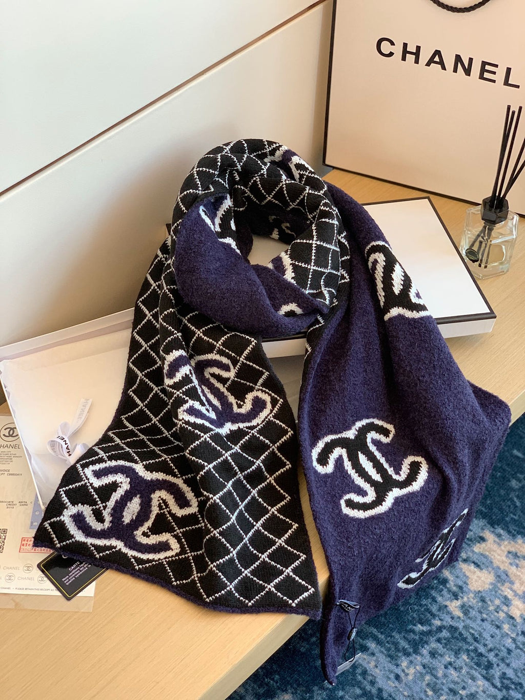 Chanel Style Reversible Plush Diamond Logo Scarf product detail 4
