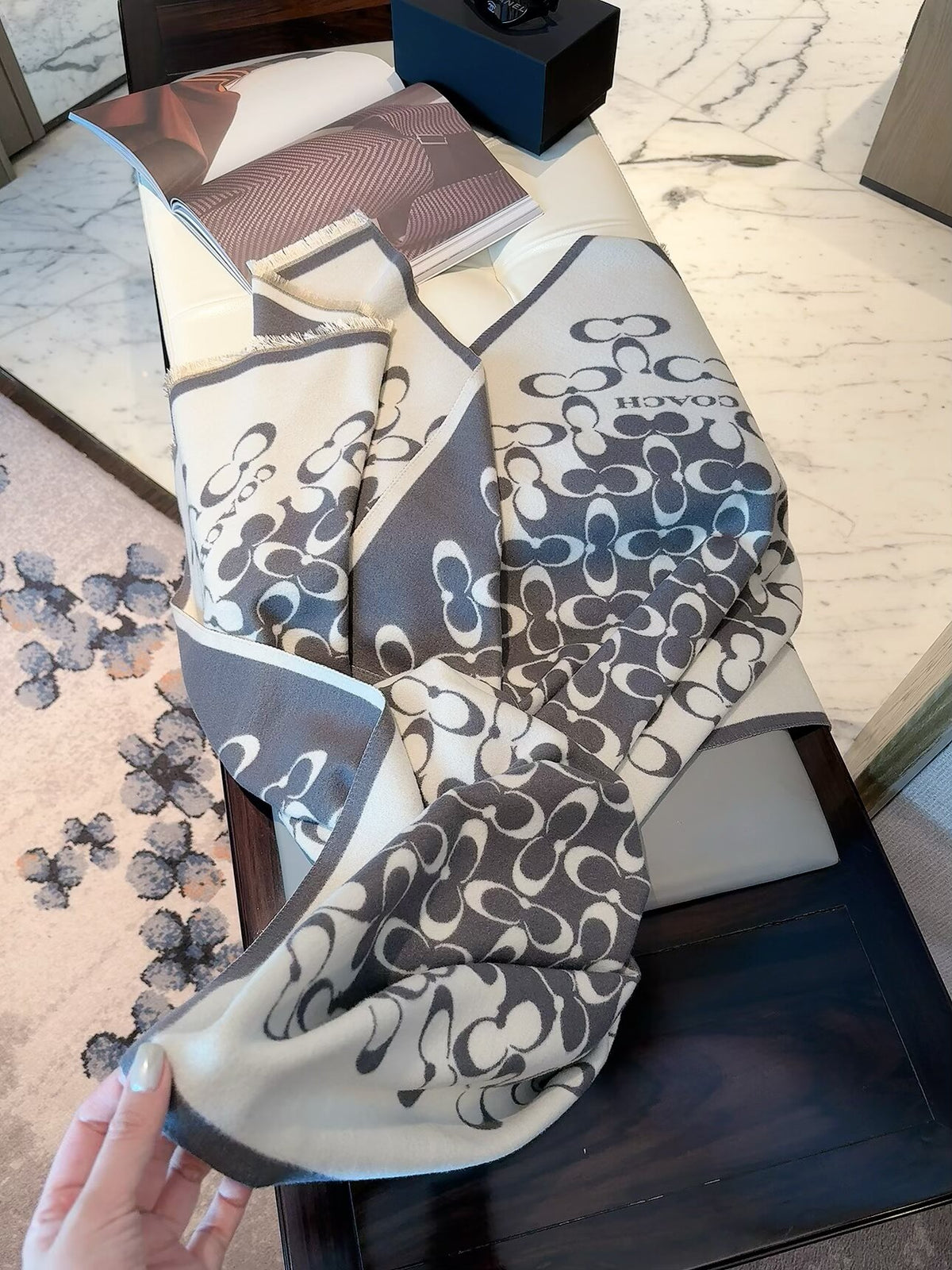 Coach Style Signature C Print Scarf product detail 6