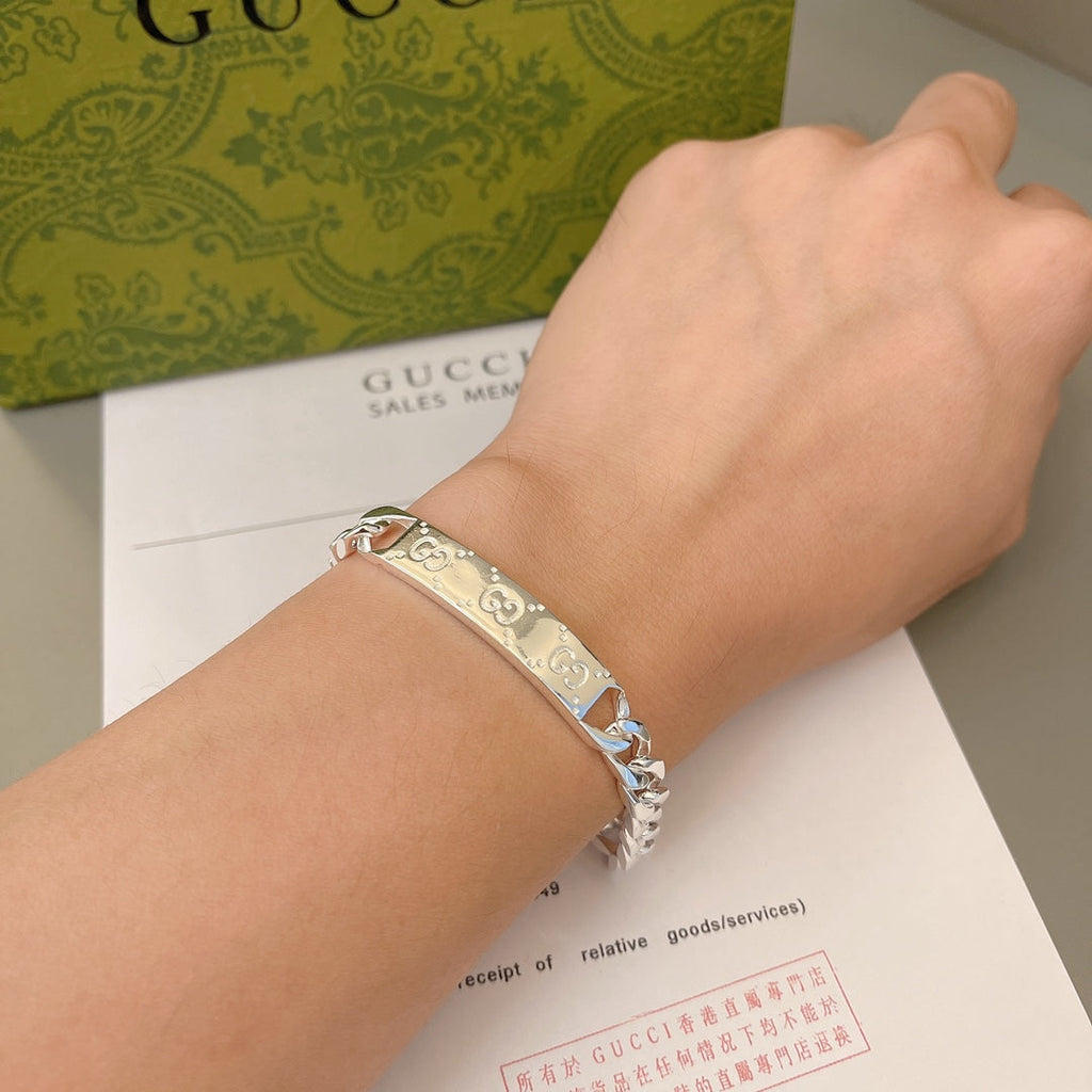Gucci Double G Bracelet - Silver and Gold detail view 4