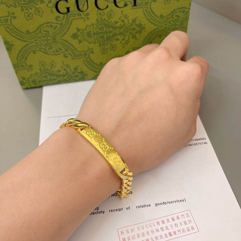 Gucci Double G Bracelet - Silver and Gold detail view 5
