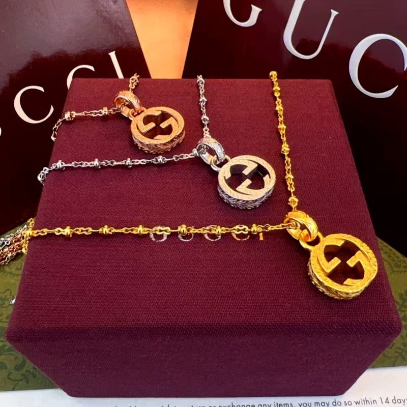 Gucci Patterned Figure 8 Necklace detail view 2