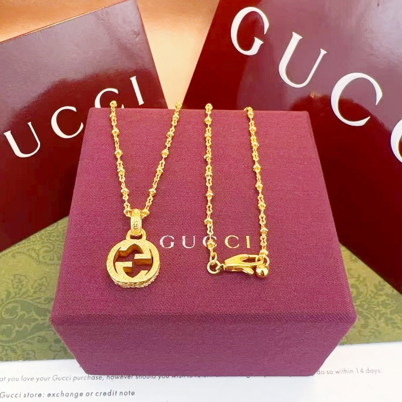 Gucci Patterned Figure 8 Necklace detail view 3