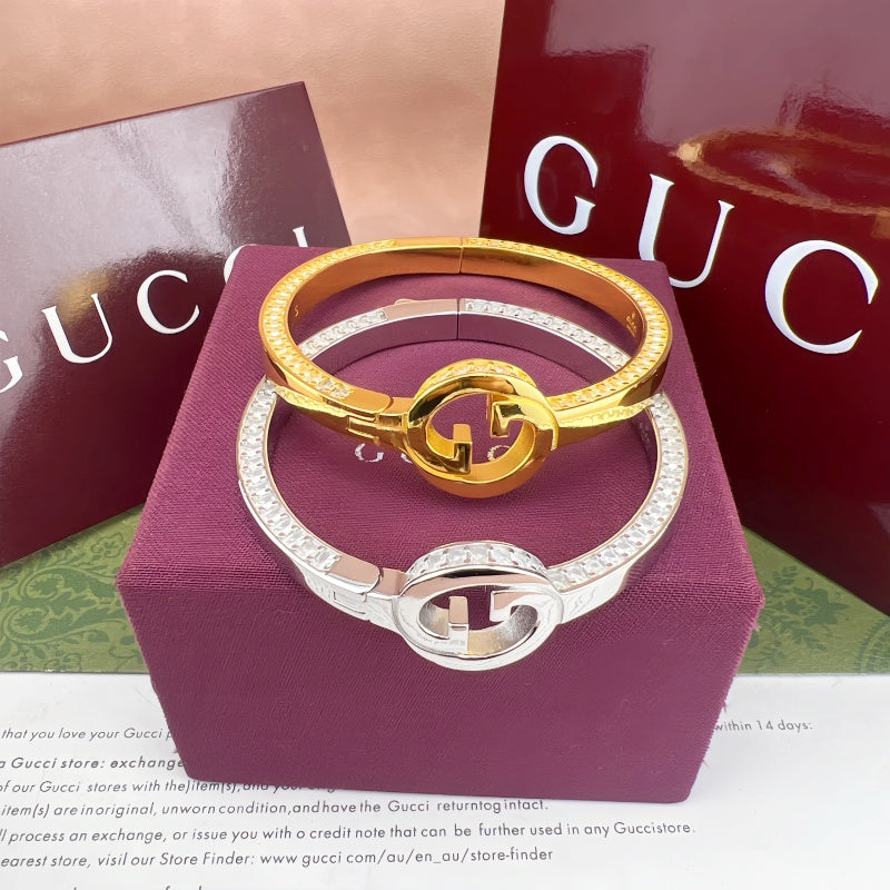 Gucci Square-Cut Crystal Bracelet detail view 3