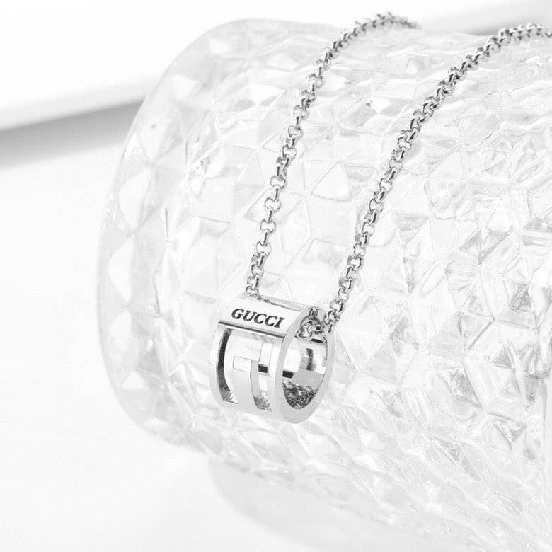 Gucci Vintage Interlocking Couple Necklace detail view 5