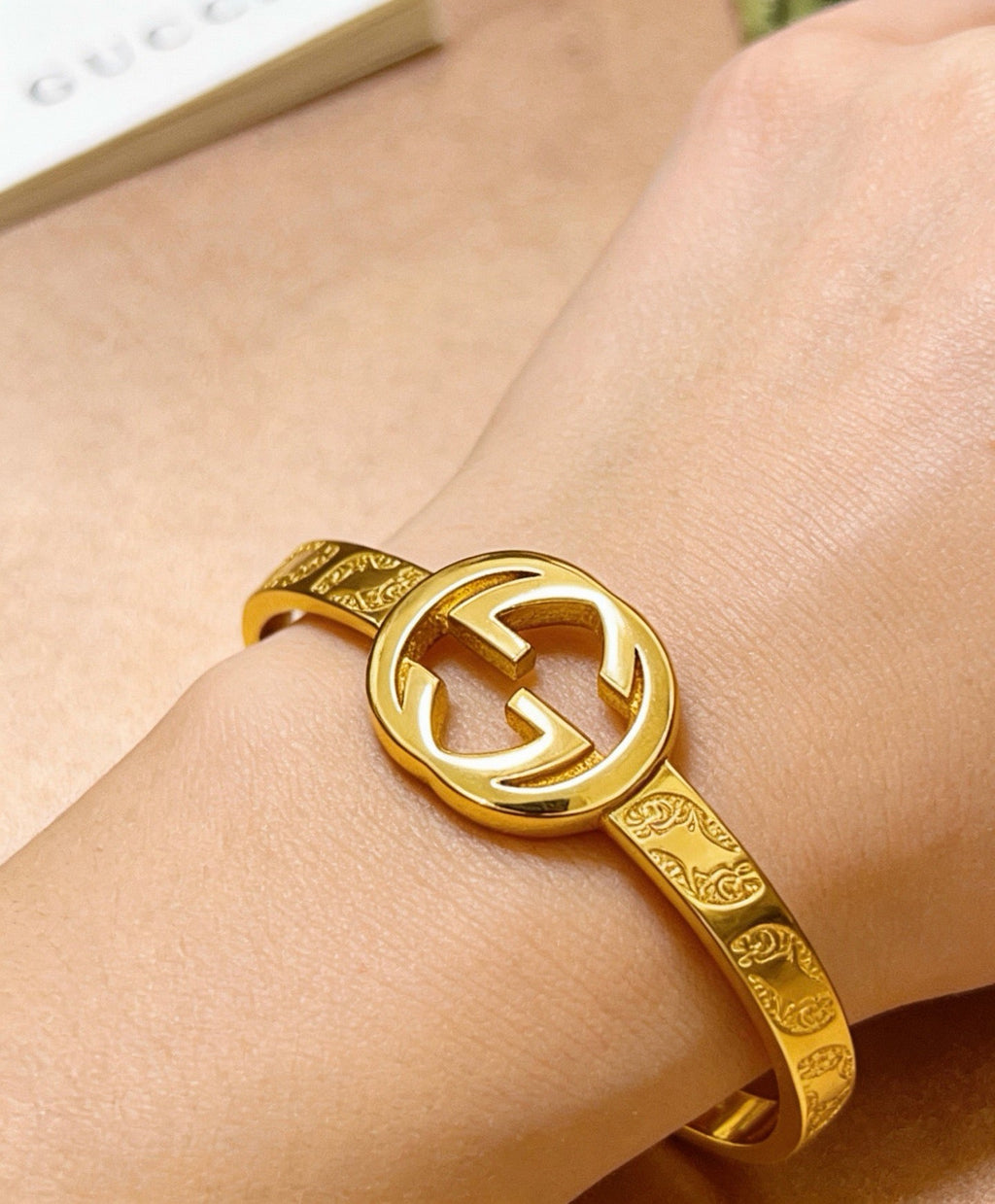 Gucci Vintage Double G Bracelet detail view 5
