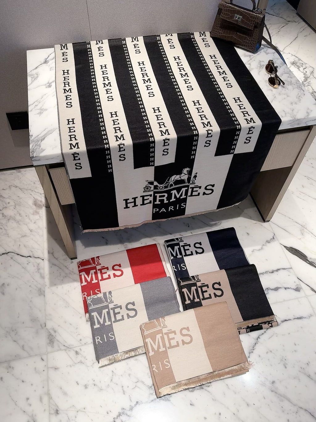 Hermes Style Bold Stripe Logo Scarf product detail 2