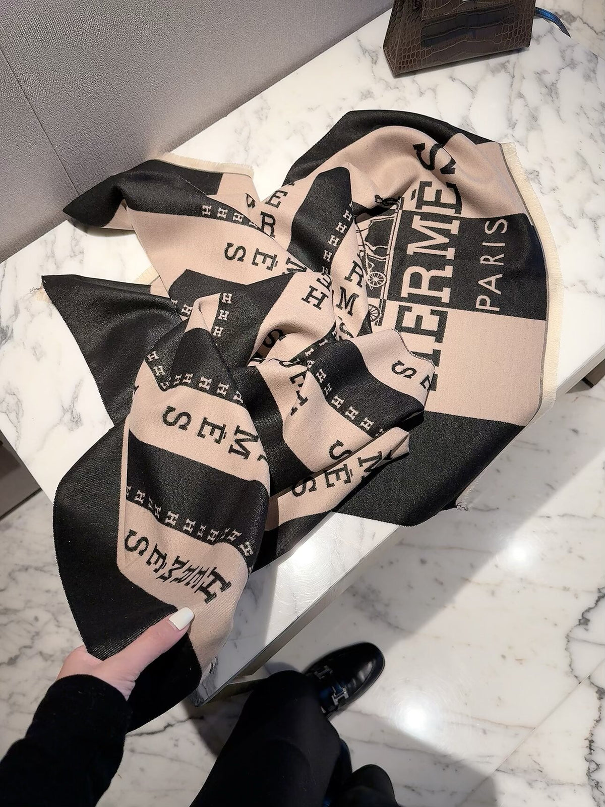 Hermes Style Bold Stripe Logo Scarf product detail 6