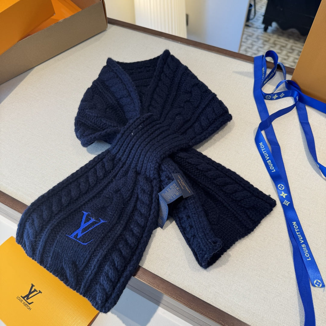 Louis Vuitton Style Cable-Knit Scarf and Beanie Set product detail 11