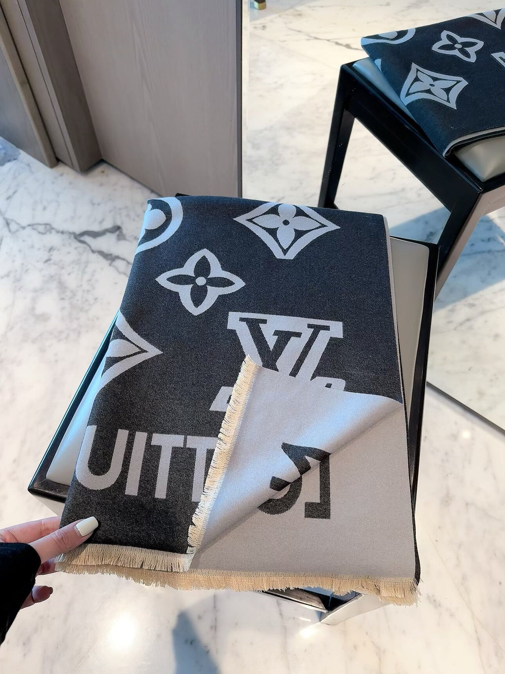 Louis Vuitton Style Oversized Monogram Scarf product detail 3