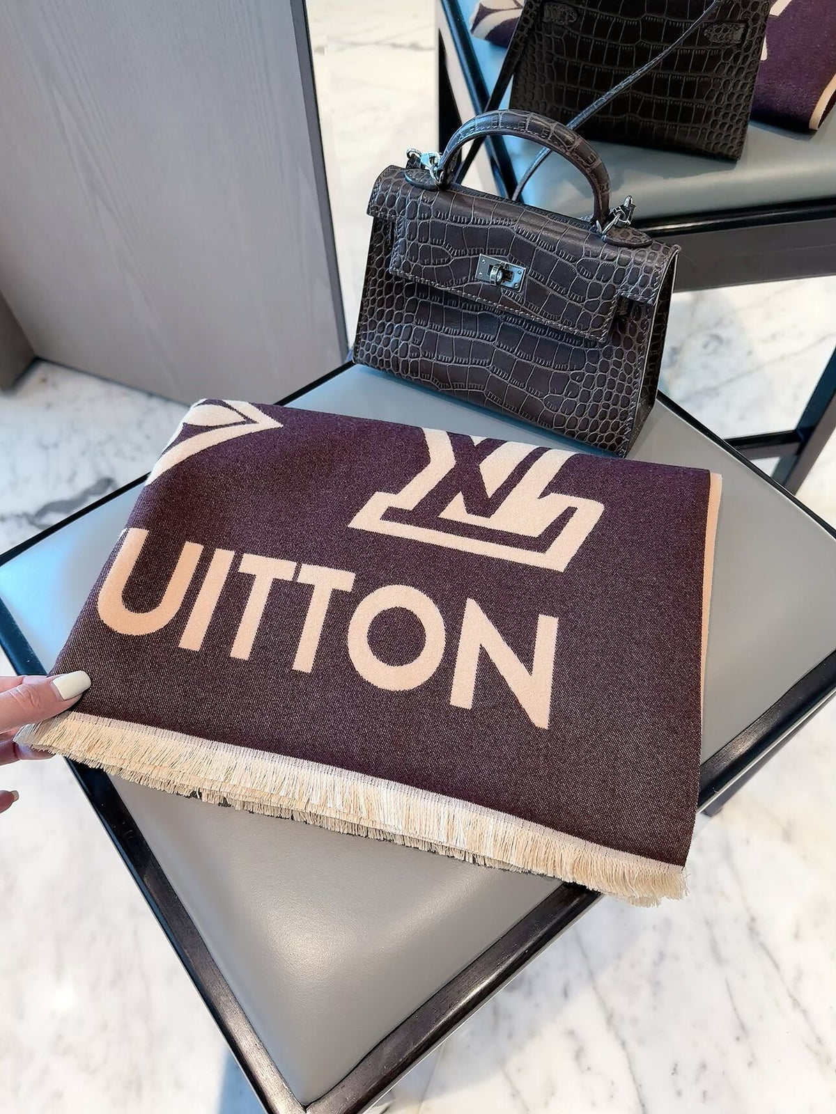 Louis Vuitton Style Oversized Monogram Scarf product detail 8