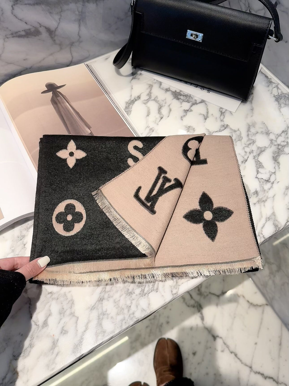 Louis Vuitton Style Oversized Motif Scarf product detail 6