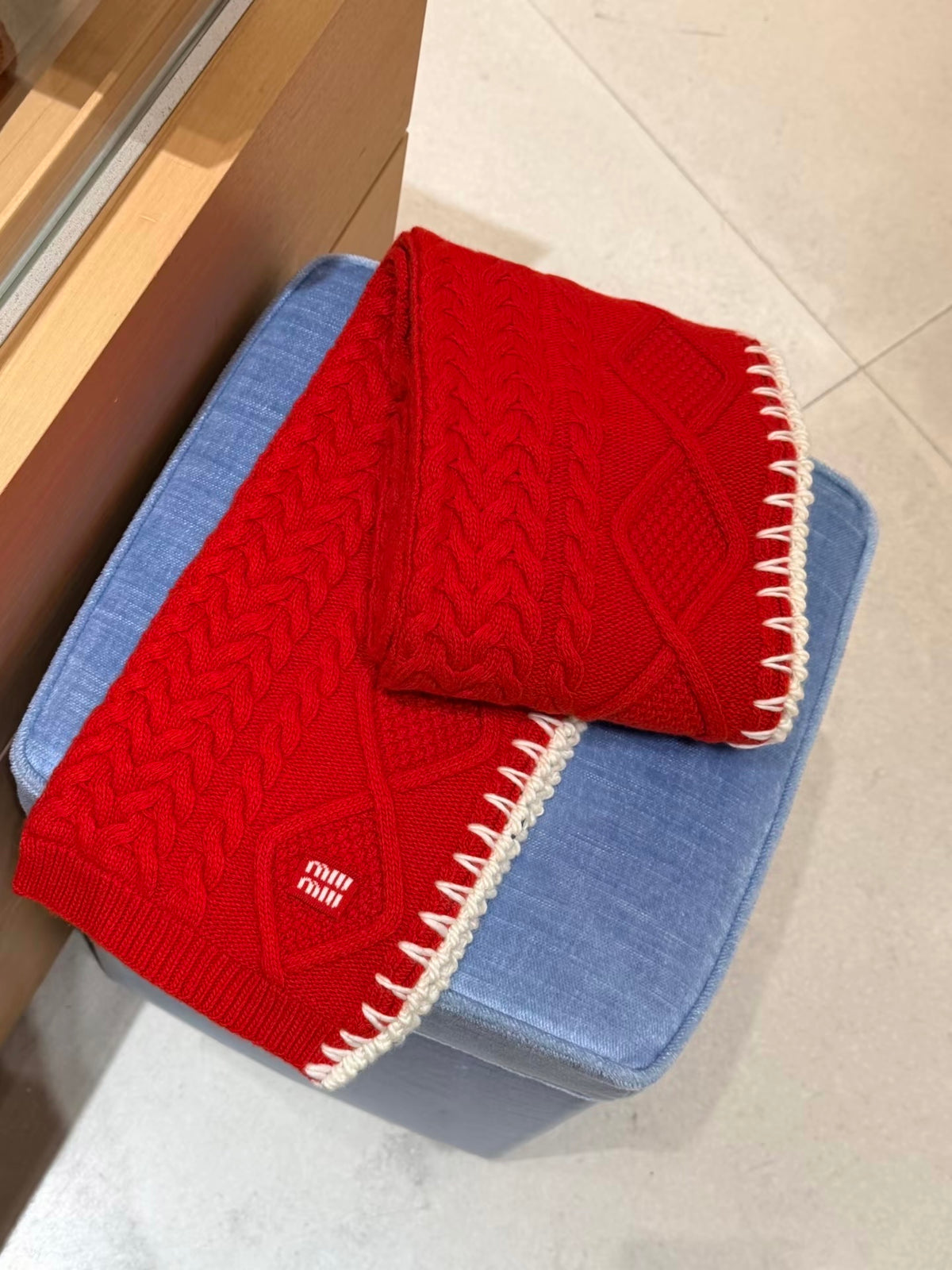 Miu Miu Style Cable-Knit Contrast Stitch Scarf product detail 2