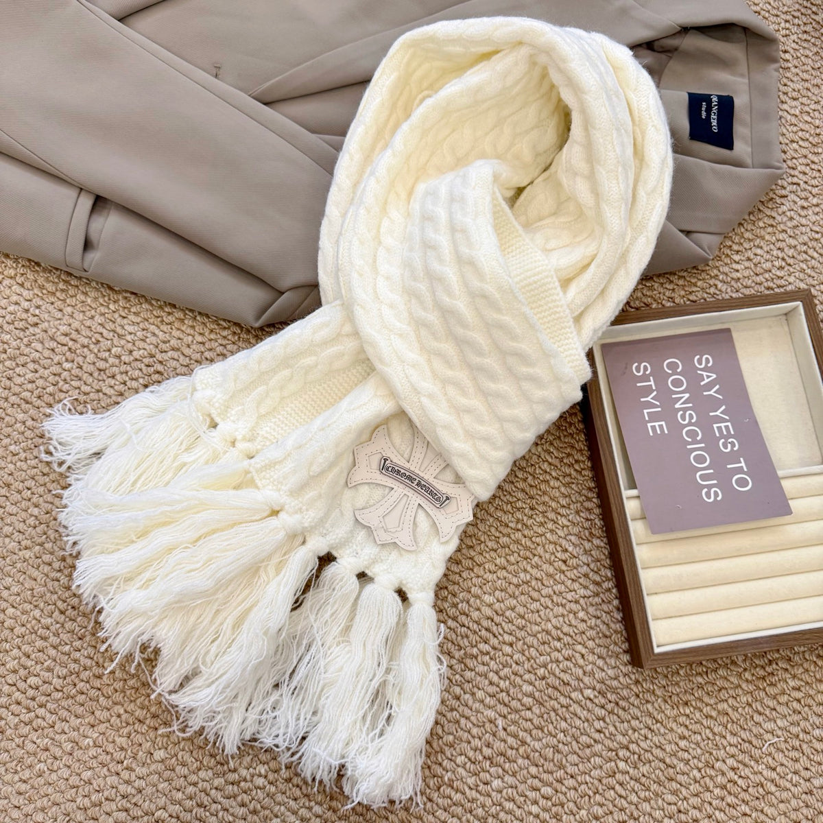 New York Yankees Style Cable-Knit Fringe Scarf product detail 8