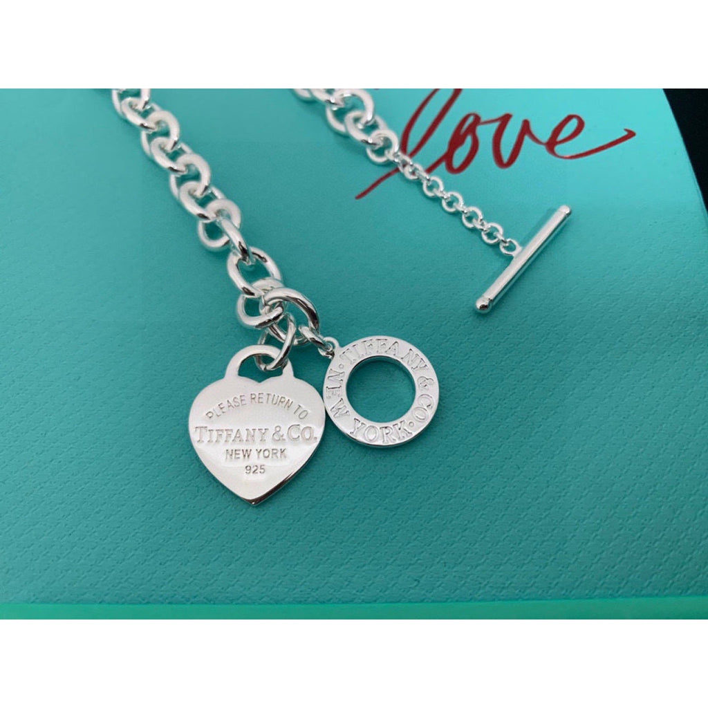 Tiffany & Co. Chunky Chain Heart Necklace detail 3