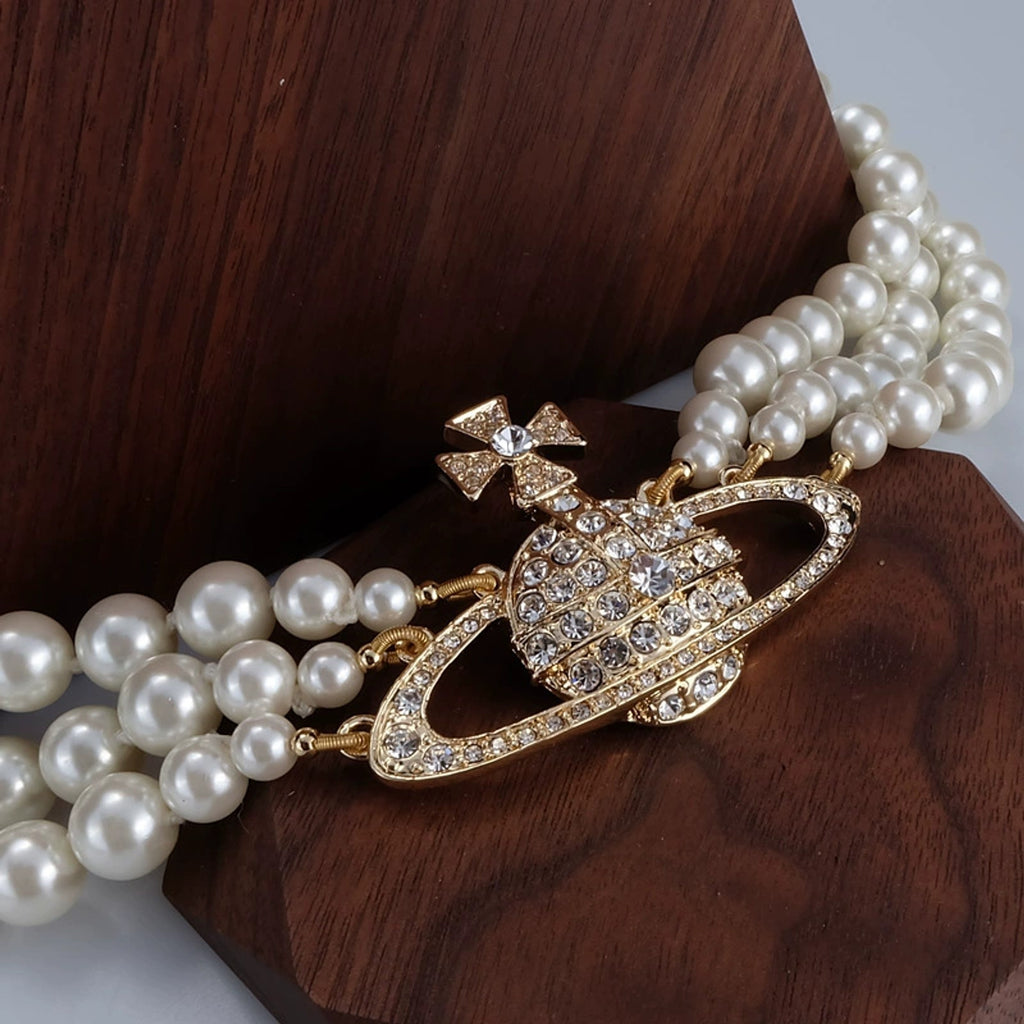 Vivienne Westwood Style Triple Pearl Orb Necklace detail 5